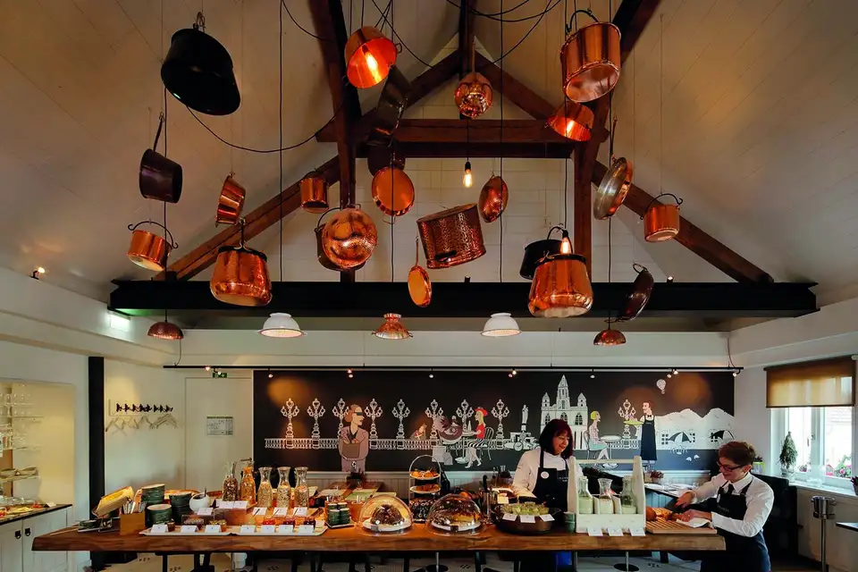PASTIS Bistro im LA MAISON hotel